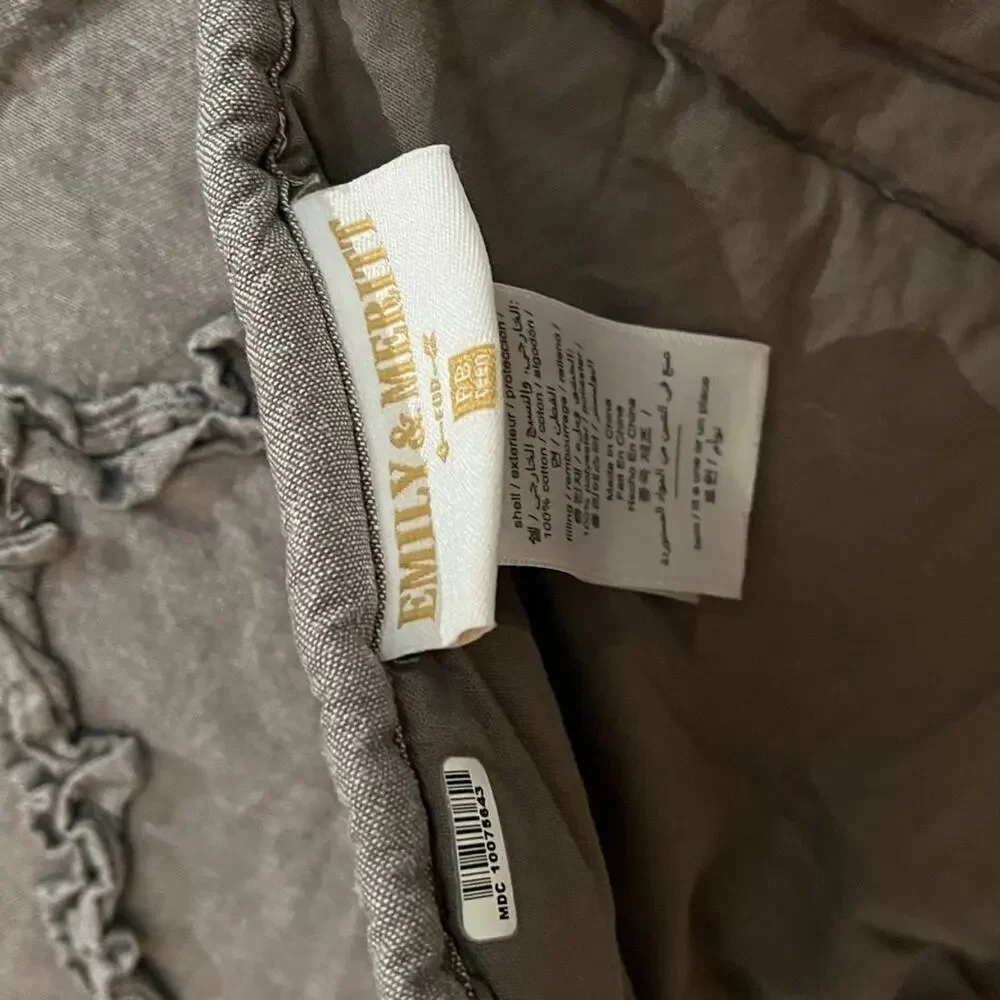 Pottery Barn Teen Emily & Meritt Scallop Ruffle Twin Quilt Comforter Charcoal